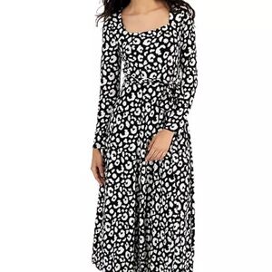 AK Black and White Patterned knit Dress